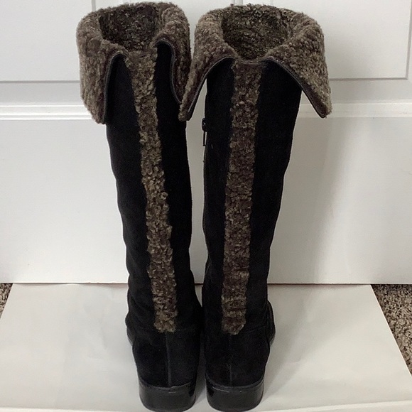 Stuart Weitzman black suede shearling boots. Size 7.5 - Picture 5 of 10